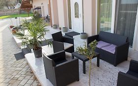 Makotel Apartmanhaz